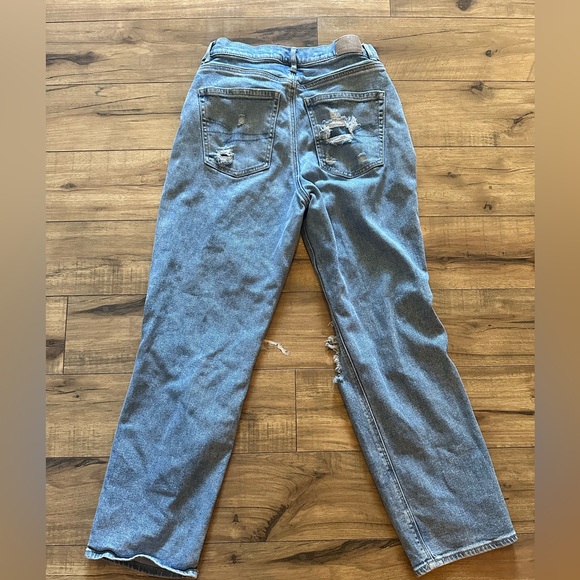 Ae Highest Rise Boyfriend Distressed Jeans sz 6 - Picture 3 of 7
